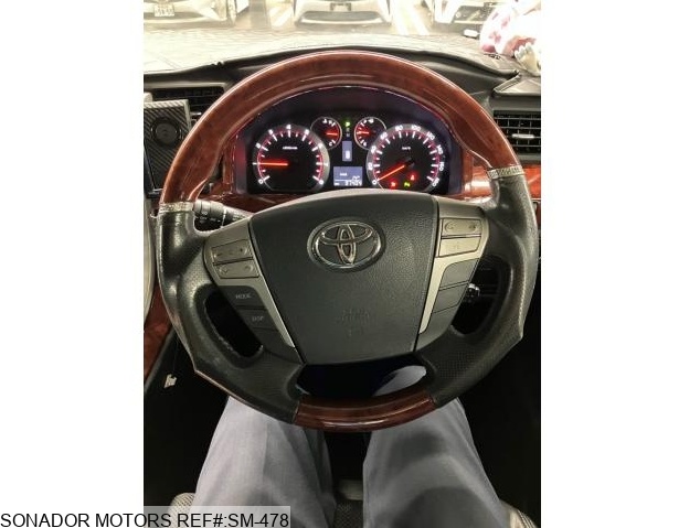 Toyota Vellfire 2010