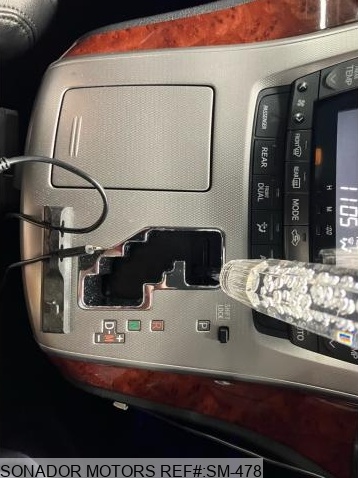 Toyota Vellfire 2010