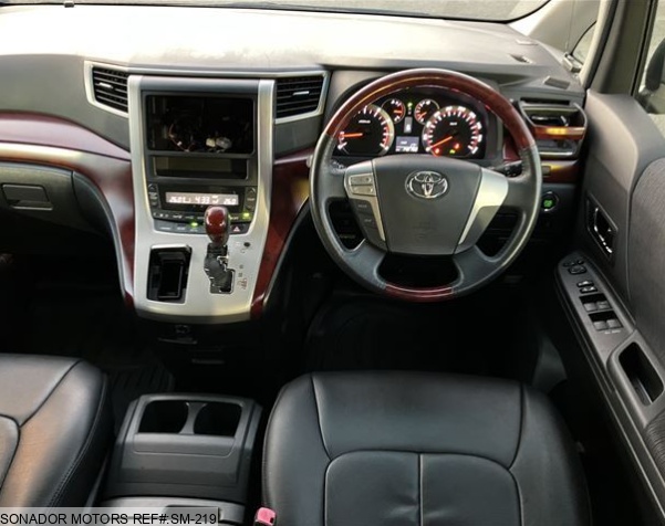 Toyota Alphard 2008