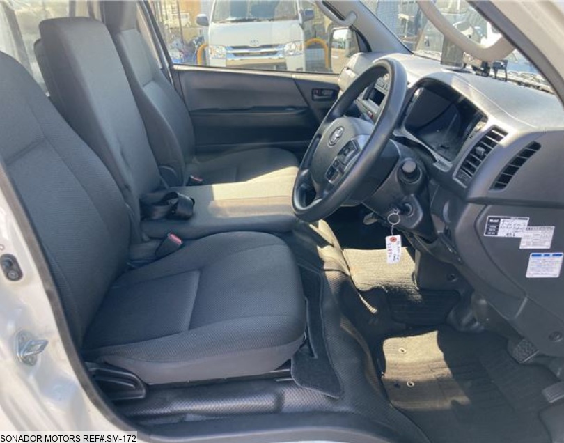 Toyota Hiace Van 2022