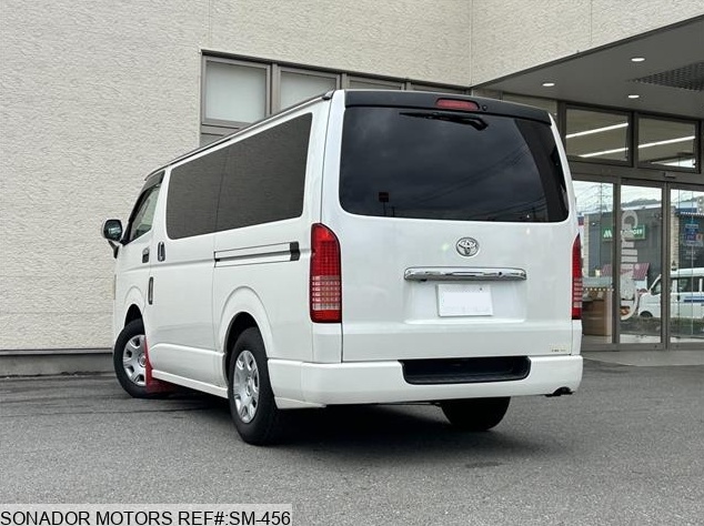 Toyota Hiace Van 2010