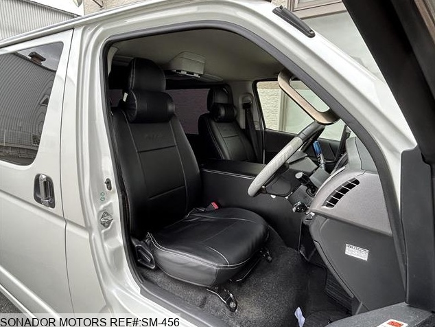 Toyota Hiace Van 2010