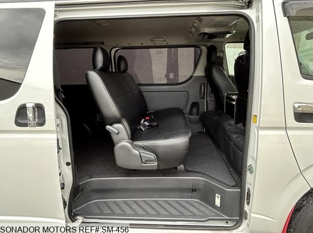 Toyota Hiace Van 2010