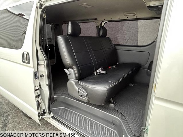 Toyota Hiace Van 2010