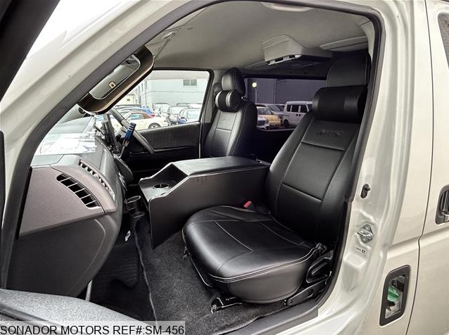 Toyota Hiace Van 2010