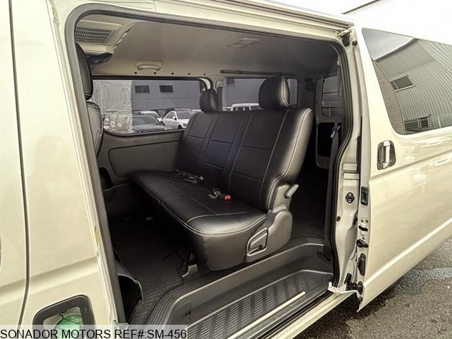 Toyota Hiace Van 2010