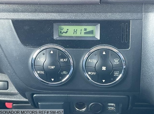 Toyota Hiace Van 2013