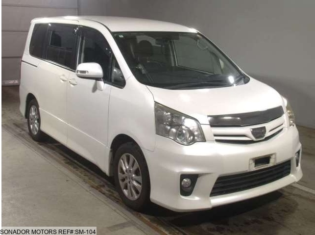 Toyota Noah 2012