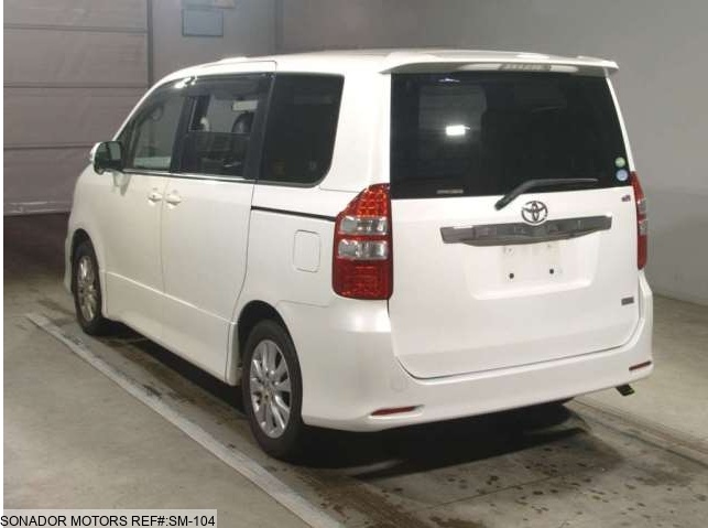 Toyota Noah 2012