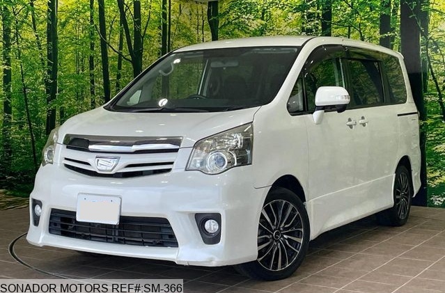 Toyota Noah 2012