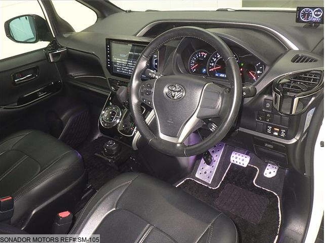 Toyota Voxy 2018