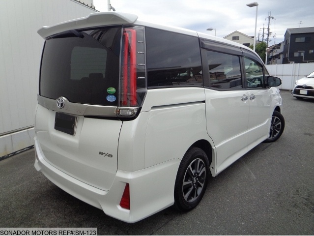 Toyota Noah 2018