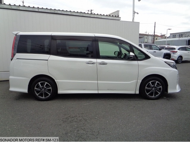 Toyota Noah 2018