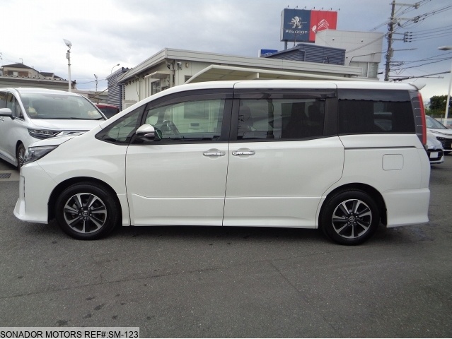 Toyota Noah 2018